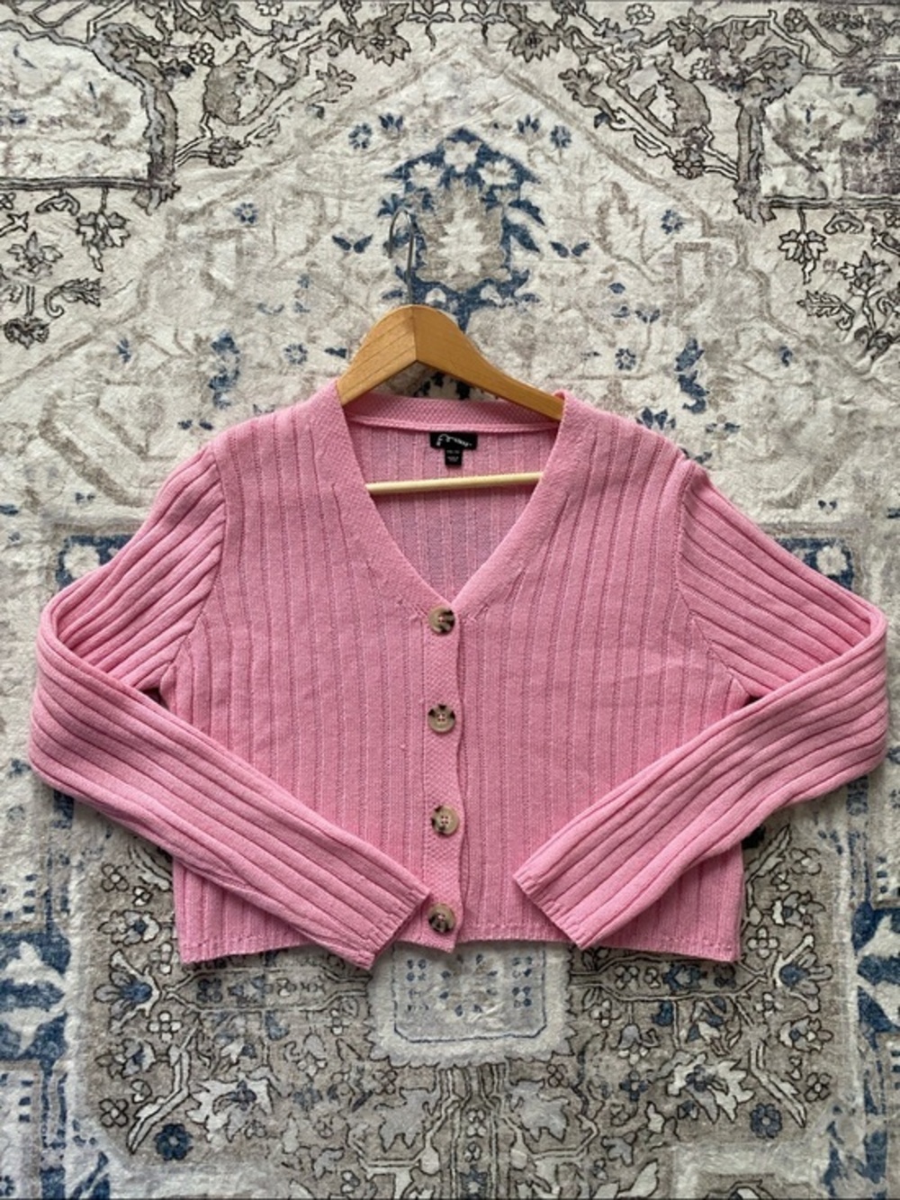 art class Pink Cropped Ribbed V-Neck Button Cardigan